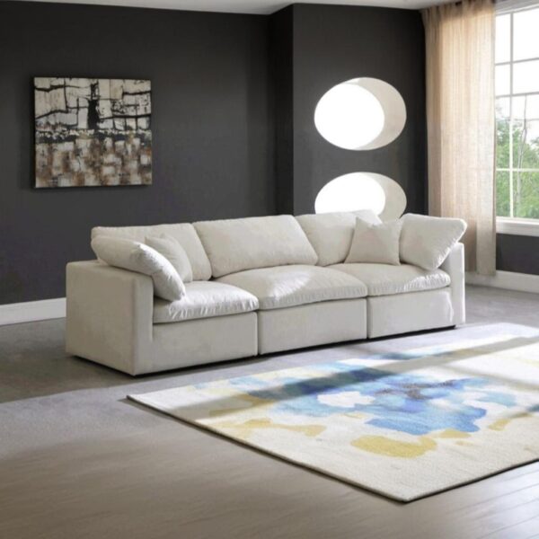 كنبة بثلاثة مقاعد خشب زان و قماش قطيفة - بيج